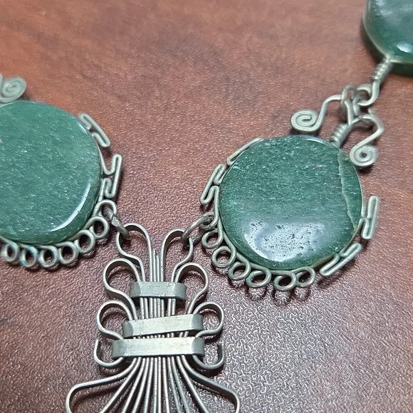 Natural Green Stone Necklace - Picture 3 of 4